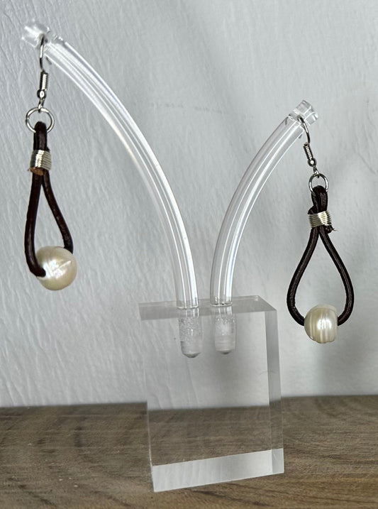 LENNOX EARRINGS - BROWN PEARL